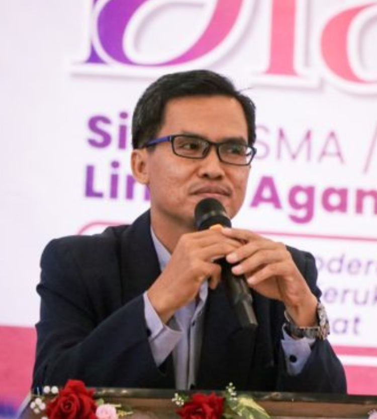  Prof. Dr. Ibrahim, MA.